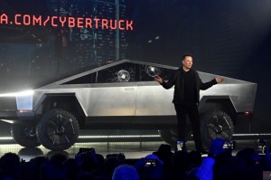 Elon Musk Gagal launching